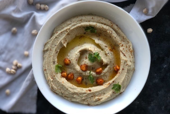 How To Make A Bowl Of Fluffy Hummus At Home