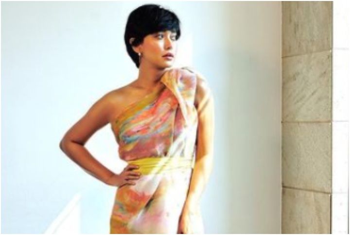 Sayani Gupta’s Graphic Watercolour Gown Is Sexy &#038; Dreamy