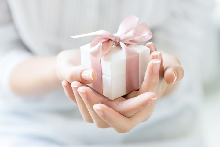 18 Intangibles Gifts To Give Your Loved Ones