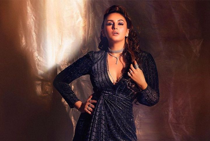 Huma Qureshi’s LBD Has The Right Amount Of Glam For A House Party