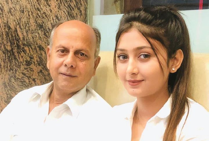 Sana Islam Khan With Her Dad