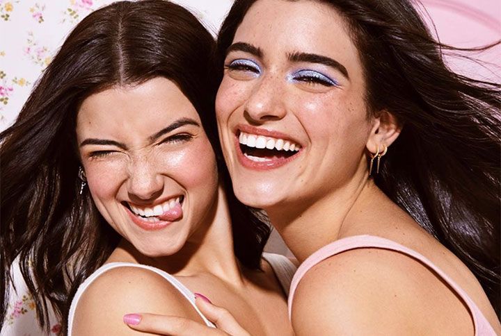 TikTok Stars Charli & Dixie D’Amelio Launch Their First Gen Z-Friendly Makeup Line