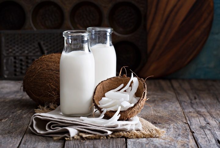 Coconut milk by Elena Veselova | www.shutterstock.