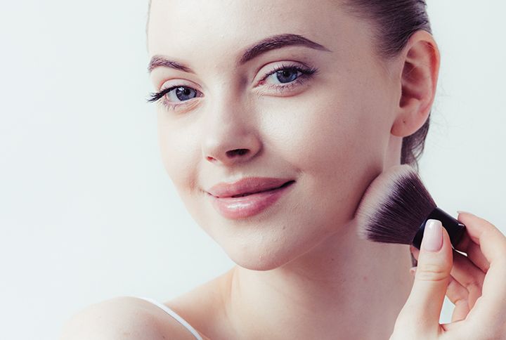 5 Setting Powders That Work Wonders For Dry Skin