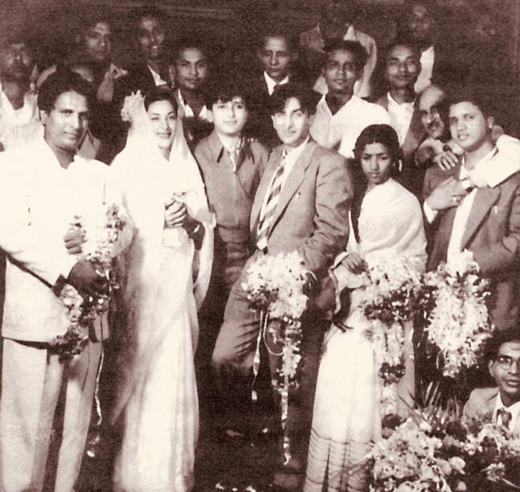 Raj Kapoor with Nargis, Lata Mangeshkar and Shashi Kapoor at the premiere of 'Awaara'