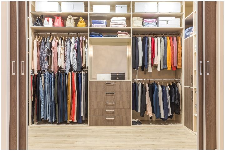 How To Efficiently Organise Your Closet