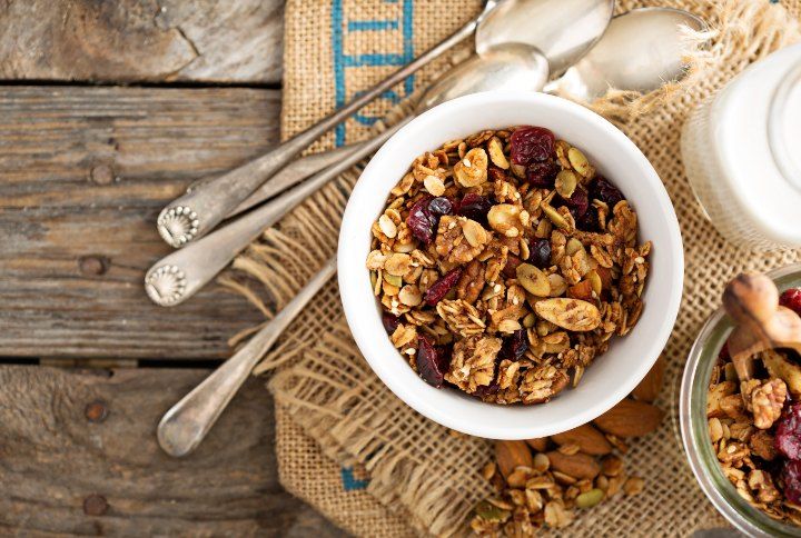 Granola with milk By Elena Veselova | www.shutterstock.com