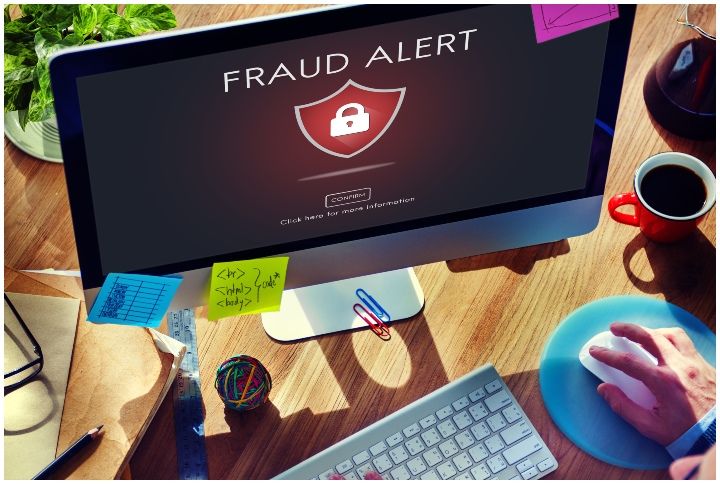 Avoid a Scam: 5 Ways to Spot a Fake Online Shopping Website