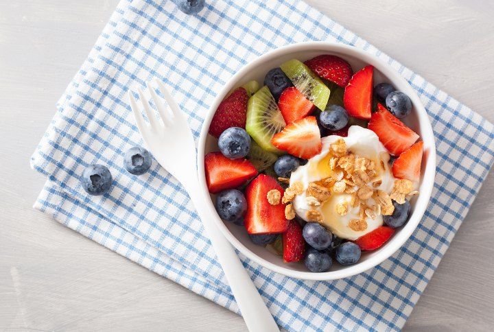 Yoghurt & Dried Fruits Granola Bowl