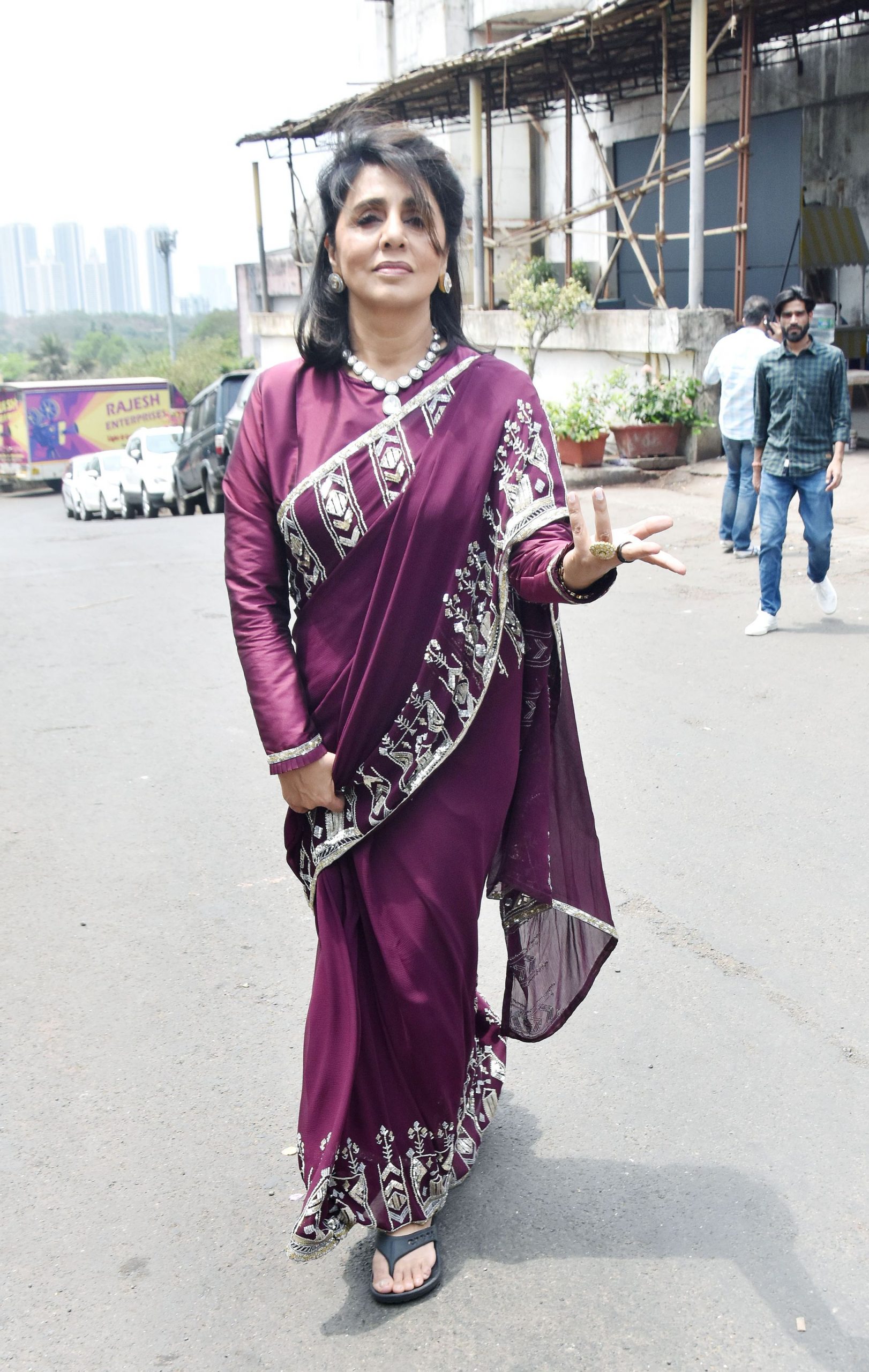 Ranbir Kapoor's mom Neetu Kapoor outside the sets of Dance Deewane