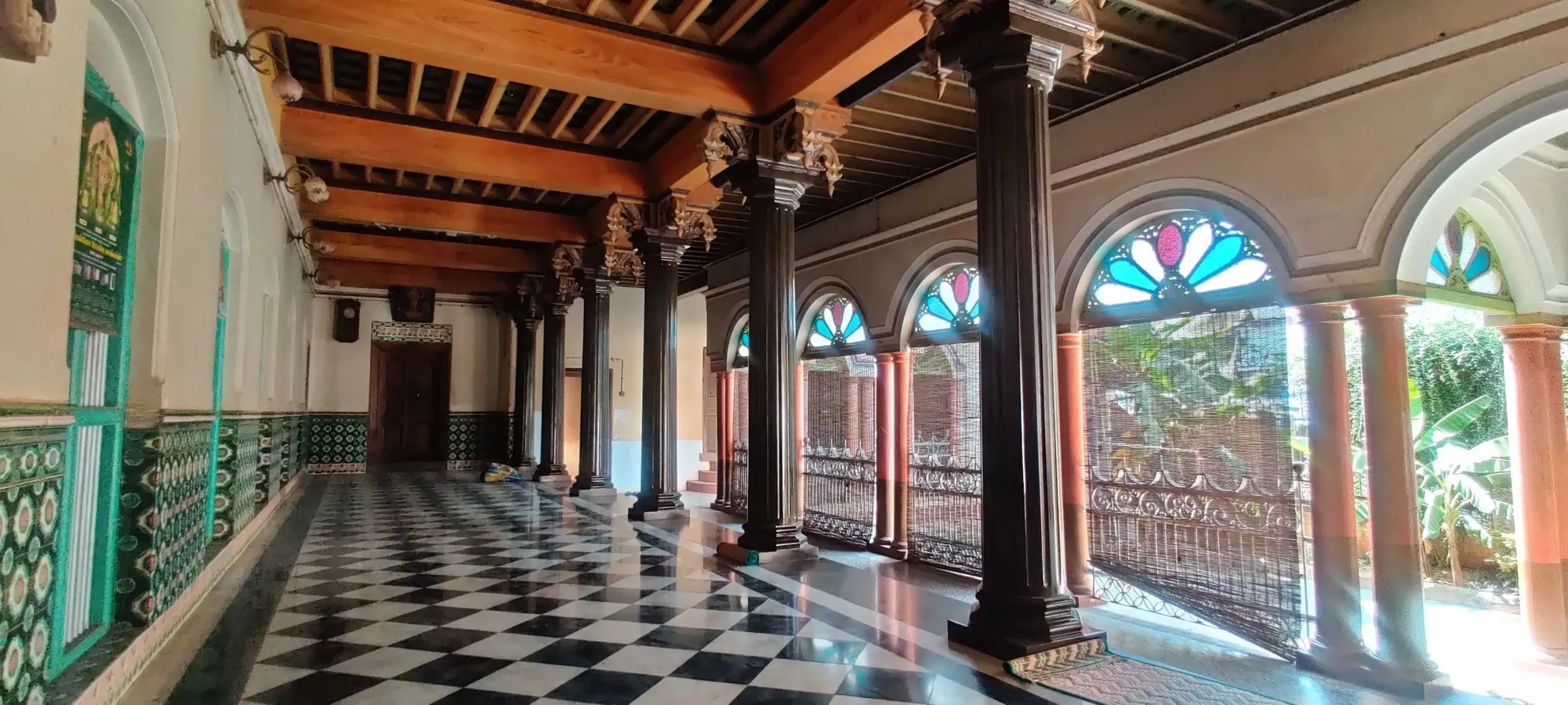 Mugappu Or Reception Complete With Italian Marble Floors, Belgian Glass Windows, Burmese Teak Wood Pillars At The Athangudi Palace