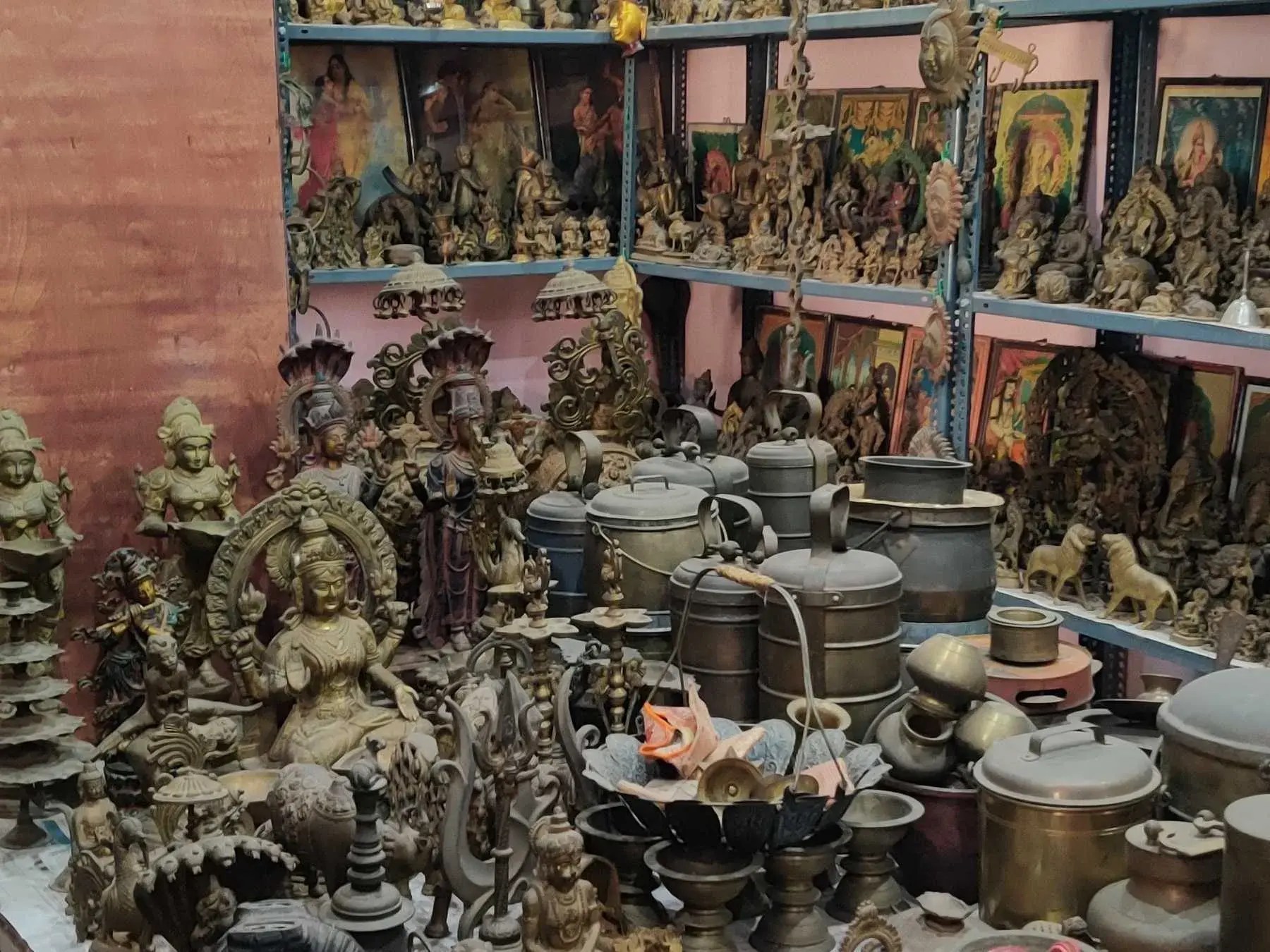 Statues And Curios At The Karaikudi Antique Market