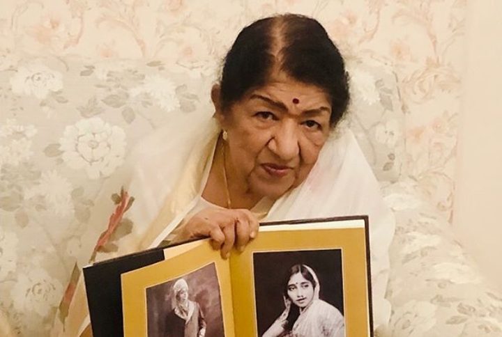 Lata Mangeshkar (Source: Instagram | @latamangeshkar)