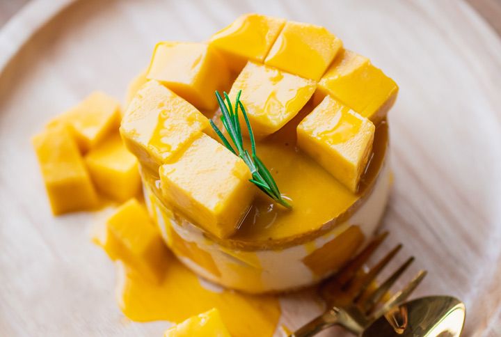 Mango Cheesecake by Schwin Pikulsawad | www.shutterstock.com