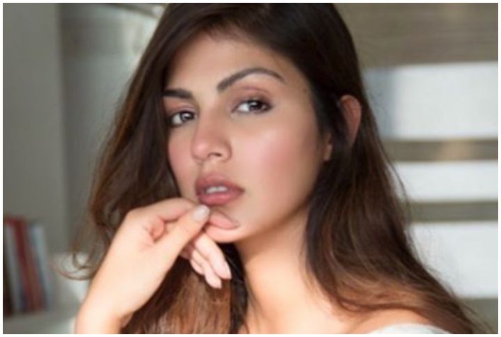 Photo: Rhea Chakraborty Starts Her Morning On A Positive Note