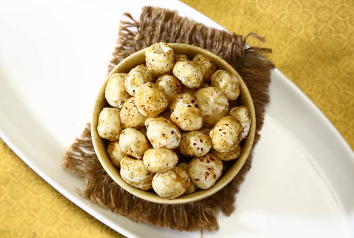 Roasted Makhana by Mukesh Kumar | www.shutterstock.com