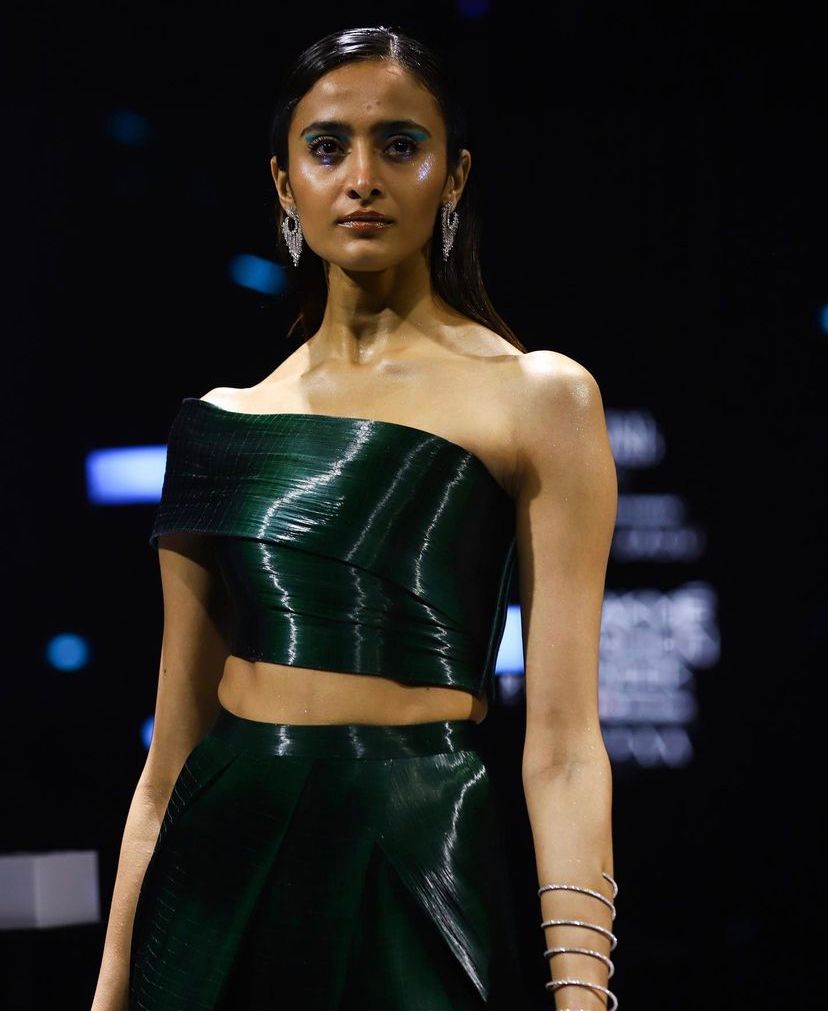 Natural Diamond Council Presents A Sea of Million Stories By Rimzim Dadu at the FDCI x Lakmé Fashion Week