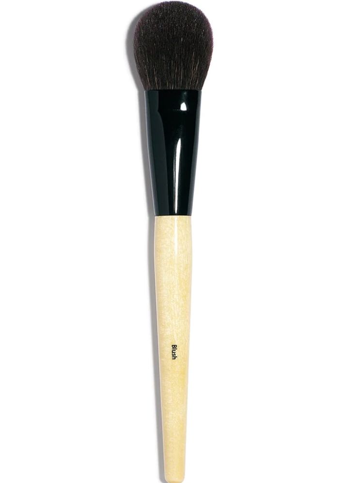 Brush brown. Кисть для румян с коричневой ручкой. Двойная коричневая кисть. Bobbi Brown Brush Set buy.