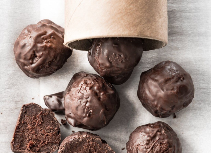 Dark Chocolate (Source: Instagram |@dudesweetchocolate)