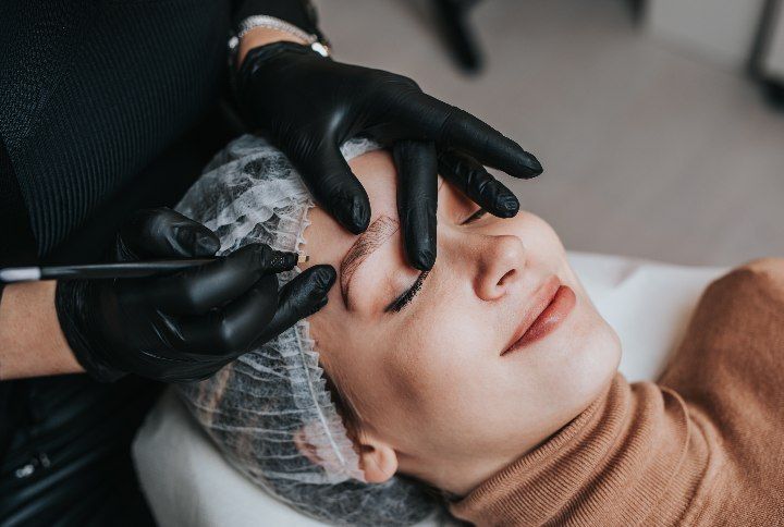 Eyebrows Microblading by hedgehog94 | www.shutterstock.com