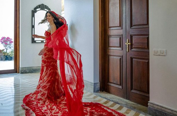 Shibani Dandekar’s Unique Selection Of Wedding Outfits Has Us Screaming Yas Queen