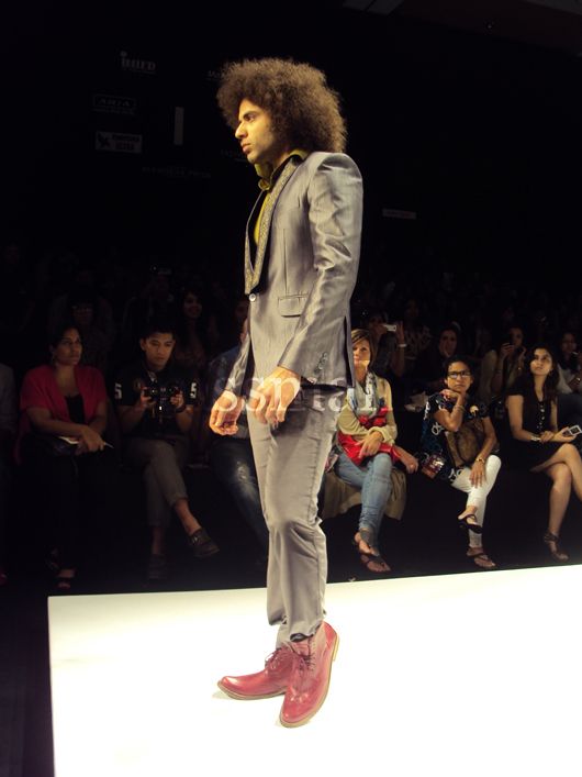 Model Siddharth Rawal models a Sanjay Hingu suit