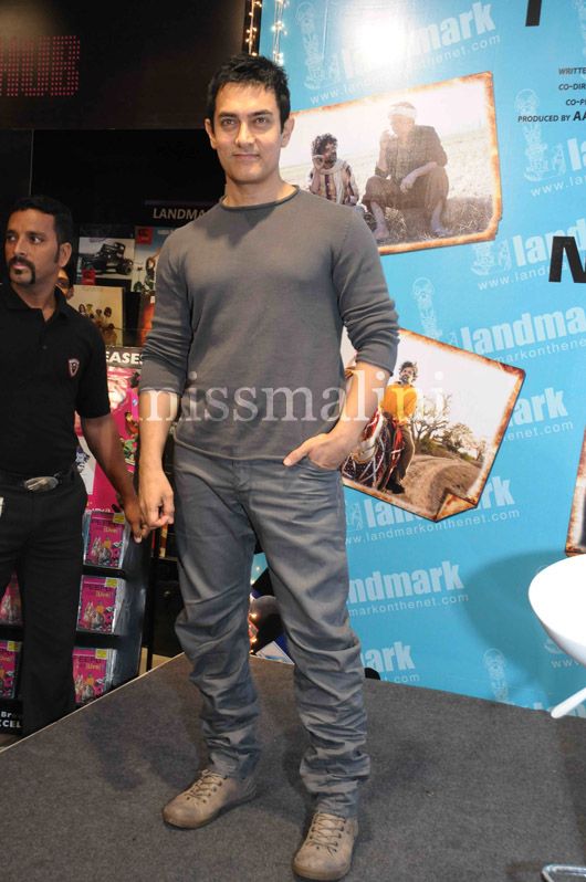 Aamir Khan at Landmark