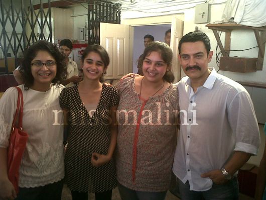 Aamir Khan, Kiran Rao and Students