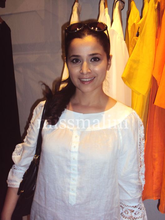 Actress Simone Singh