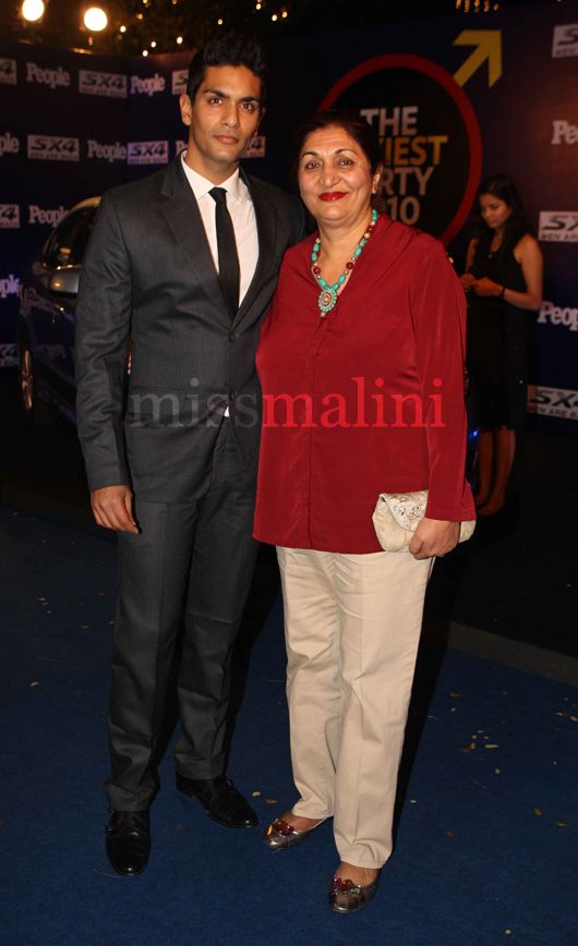 Angad Bedi with his mother