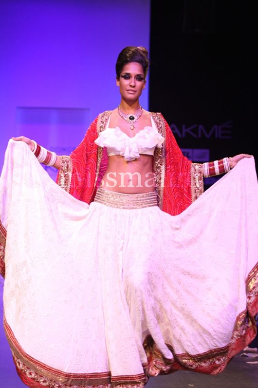 Lisa Haydon in Anita Dongre Lisa Haydon in Anita Dongre