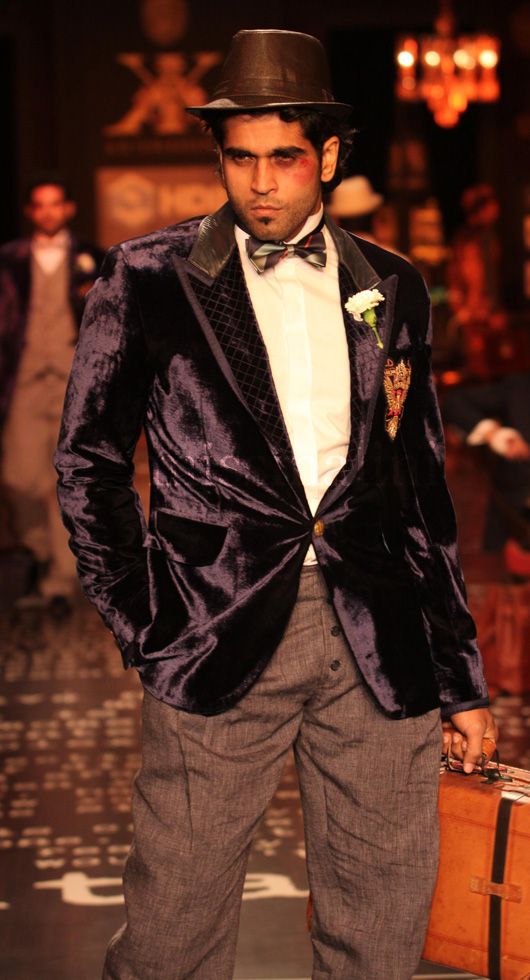Abhay Deol as Arjun Khanna’s Show Stopper!