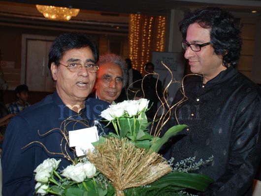 Jagjit Singh with Talat Aziz