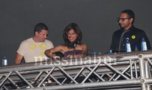 Steve (DIrty Vegas), DJ Pearl and Nikhil Chinapa