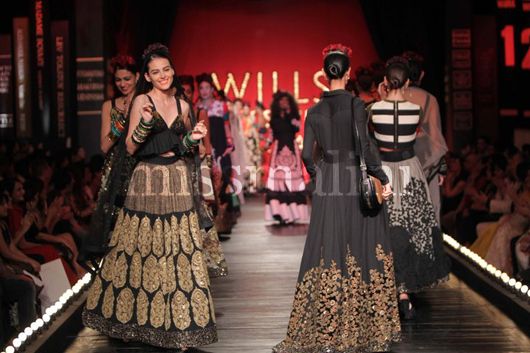 Sabyasachi (Photo Courtesy: Wills Lifestyle) Sabyasachi (Photo Courtesy: Wills Lifestyle)