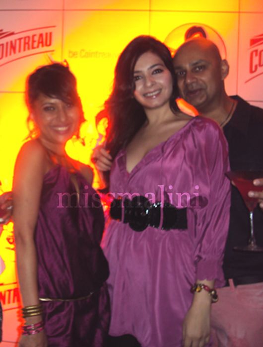 Shonali Nagrani (center) with Miss Malini and Rajeev Samant of Sula Wines