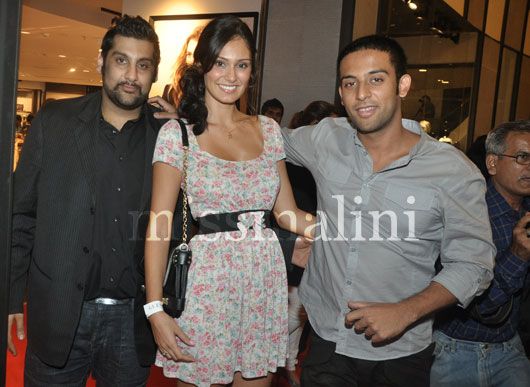 Suved Lohia, Bruna Abdullah and Sunny Sara