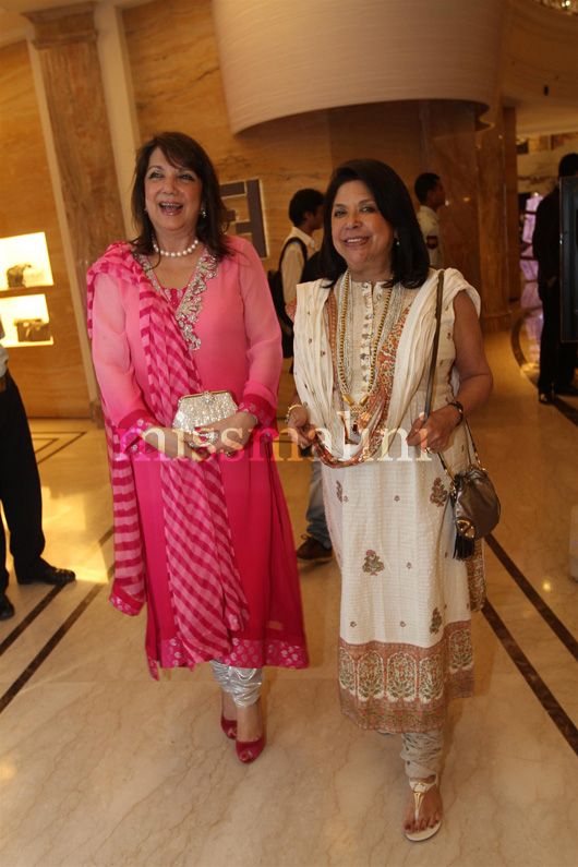 Zarine Khan and Ritu Kumar