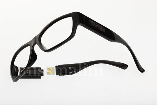 Here’s looking at you, four eyes.