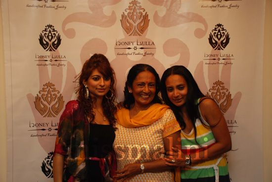 Honey Lulla with Suchitra Pillai with mother Nicky Pillai