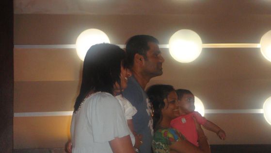 Sunil Shetty with fans