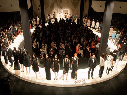 Fendi Show, Seoul (picture credit:ecouterre.com) Fendi Show, Seoul (picture credit:ecouterre.co