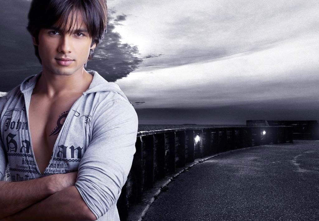 Oi Lassies, Shahid Kapoor’s in Scotland!