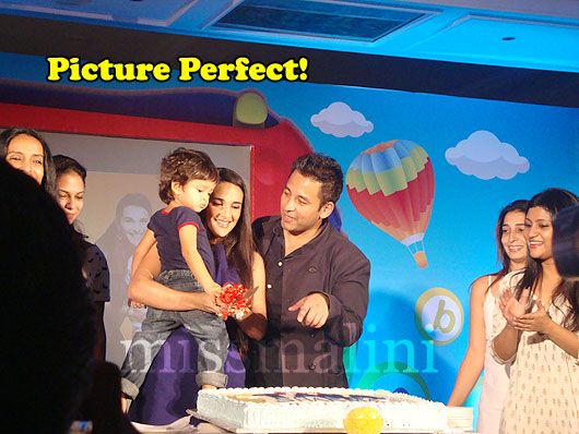 Tara Sharma, Roopak and Zen cut the cake