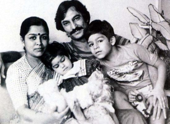 Vivek Oberoi (far right)