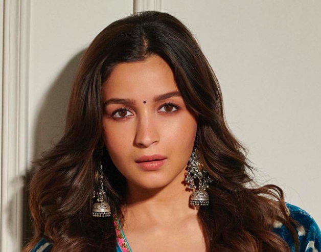 Alia Bhatt Sports The Most Stunning Makeup Looks For The Promotions Of Darlings And Here’s Proof