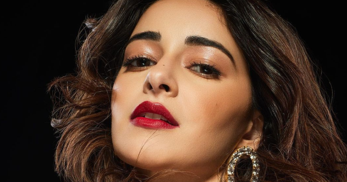 Beauty Decode: Ananya Panday Stuns A Red Kiss Pout &#038; Glossy Lids Look At The Lakmé Fashion Week Finale X FDCI Finale