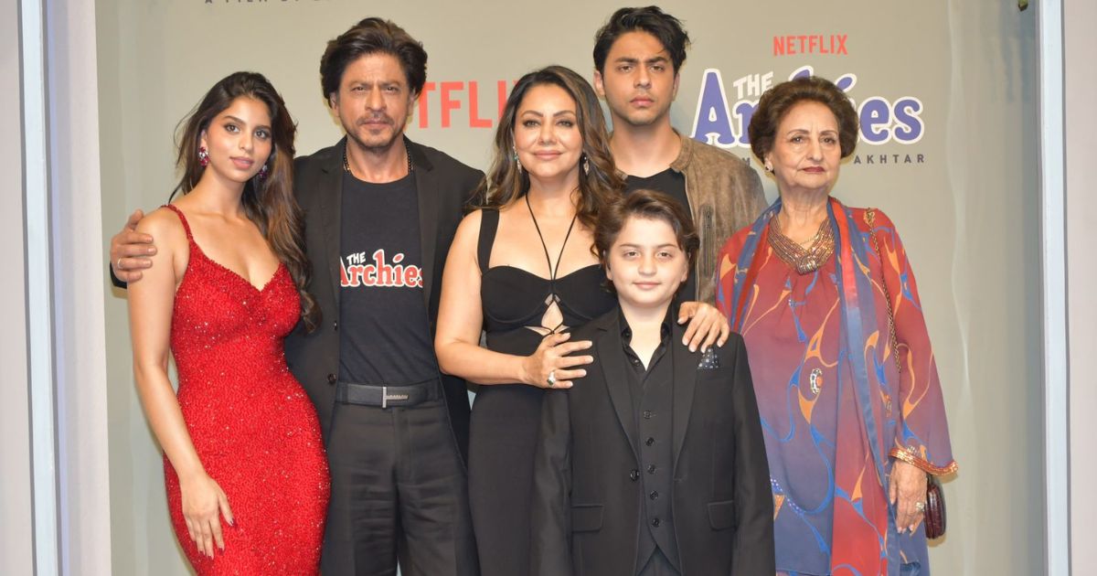 Shah Rukh Khan Hoped To See Suhana In A Red Gown Years Ago, Came True At &#8216;The Archies&#8217; Premiere